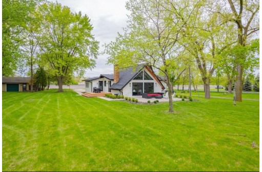 1791 Butte Des Morts Beach Road, Neenah, WI 54956