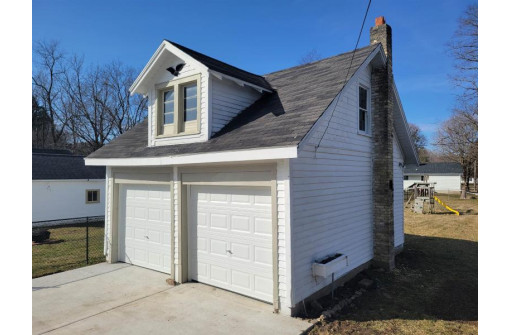 42 S Ringold Street, Janesville, WI 53545