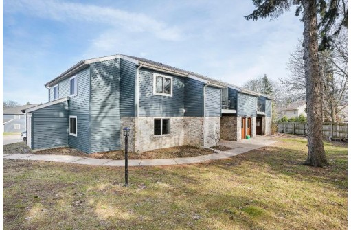 1101 Whispering Pines Way, Fitchburg, WI 53713