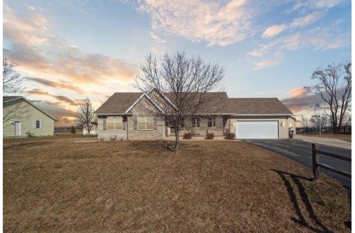 1011 Whippoorwill Way, Beloit, WI 53511