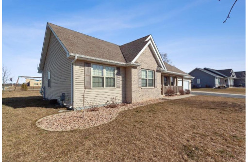 1011 Whippoorwill Way, Beloit, WI 53511