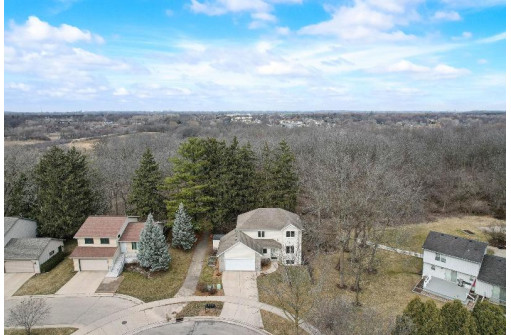 3009 Pineway Trail, Fitchburg, WI 53719