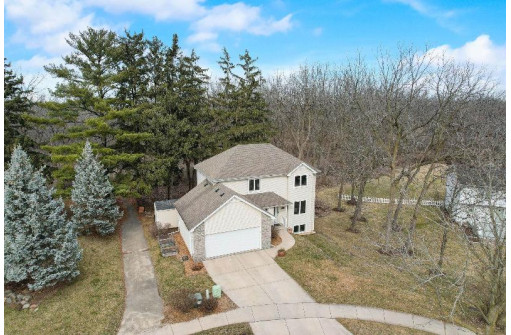 3009 Pineway Trail, Fitchburg, WI 53719