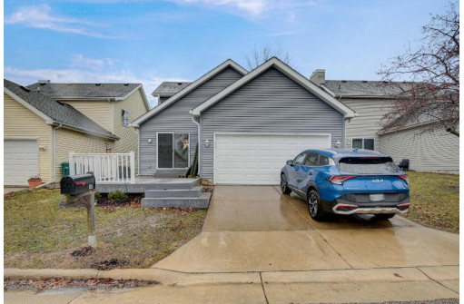 310 Harbour Town Drive, Madison, WI 53717