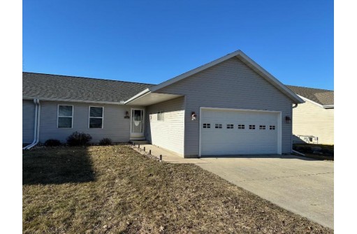 662 N Main Street, Fall River, WI 53932