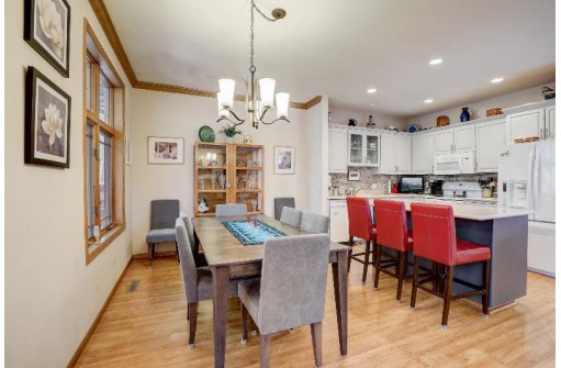 17 Deer Point Trail, Madison, WI 53719