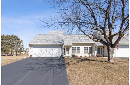 525 E Slifer Street, Portage, WI 53901