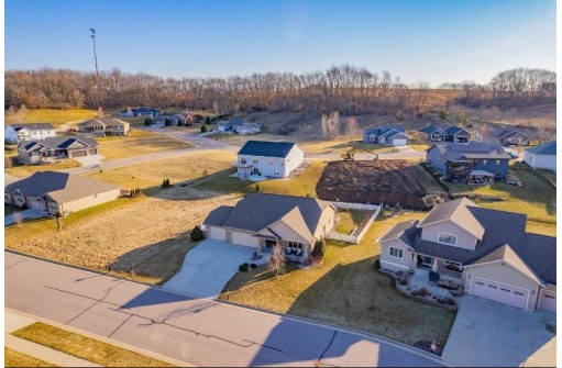 209 Osprey Lane, Black Earth, WI 53515