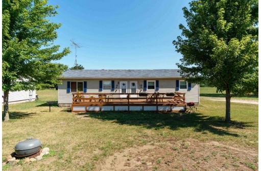 W983 North Shore Drive 11, Montello, WI 53949