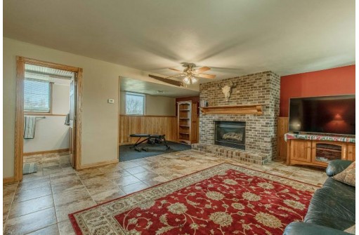 W5542 Rolling Acres Lane, Monroe, WI 53566