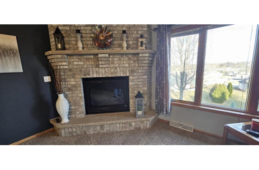 346 Pinecrest Court, Mayville, WI 53050