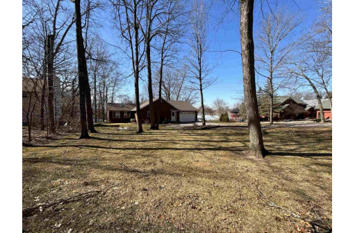 S7725 Eagle Point Drive, Merrimac, WI 53561