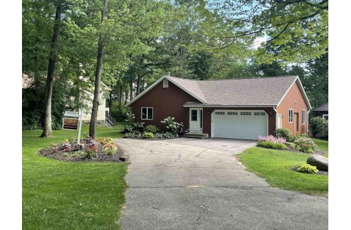 S7725 Eagle Point Drive, Merrimac, WI 53561