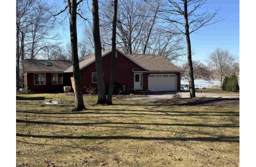 S7725 Eagle Point Drive, Merrimac, WI 53561
