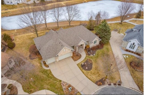 9 Boulder Creek Circle, Madison, WI 53717