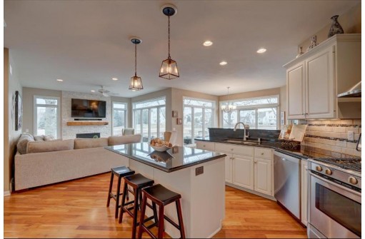 9 Boulder Creek Circle, Madison, WI 53717