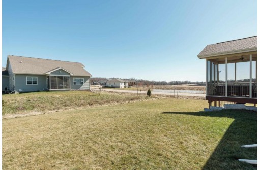 4962 Silo Prairie Drive, Waunakee, WI 53597