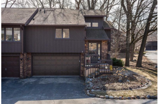 7 Hickory Hollow Drive, Madison, WI 53705