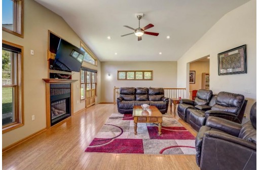 9 Highcliff Court, Madison, WI 53718