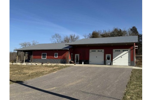 E9282 County Road W, North Freedom, WI 53951