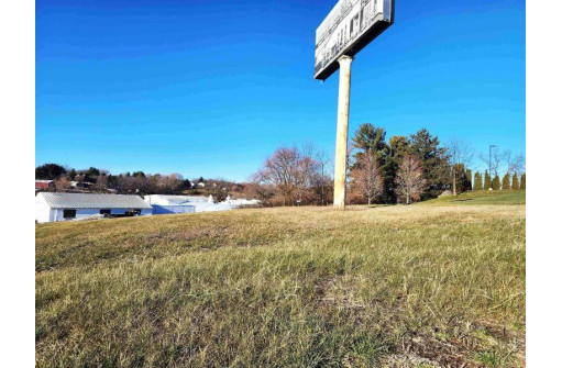 .9 ACRES E Highway 151 Business, Platteville, WI 53818