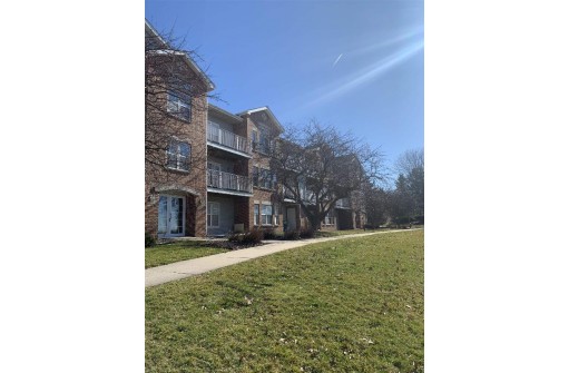 1629 Kings Mill Way 209, Madison, WI 53718