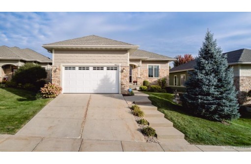 9012 Royal Oaks Circle 9012, Verona, WI 53593