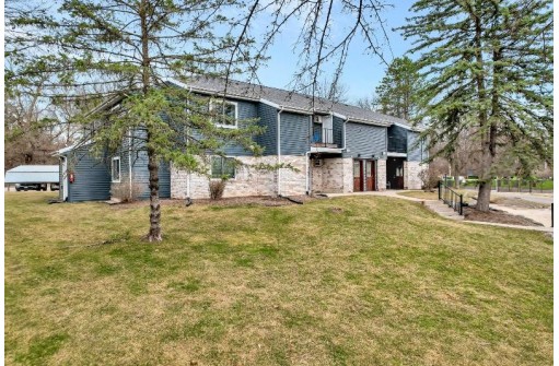 104 Whispering Pines Way, Fitchburg, WI 53713