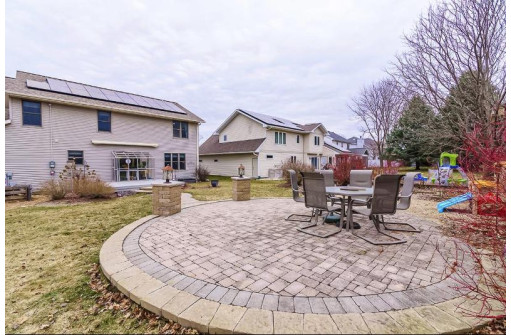 802 Turnberry Drive, Waunakee, WI 53597