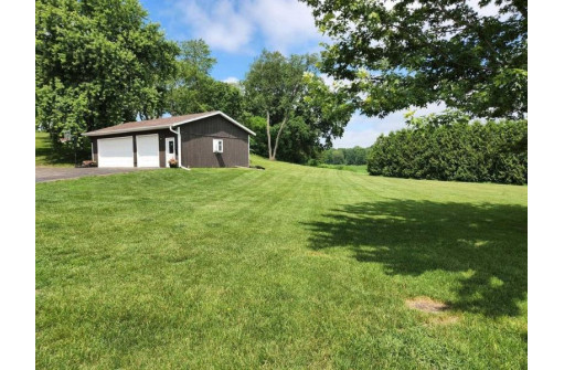 N3233 Seier Road, Fall River, WI 53932