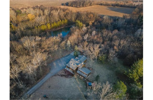 N3075 Hardscrabble Road, Dousman, WI 53118