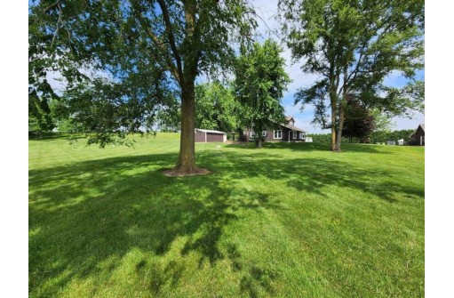 N3229 Seier Road, Fall River, WI 53932