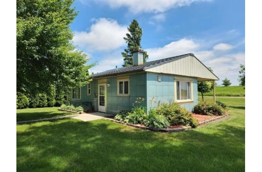 N3233 Seier Road, Fall River, WI 53932