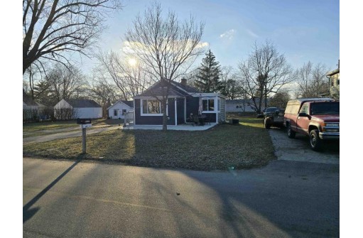 1916 S Mound Avenue, Beloit, WI 53511