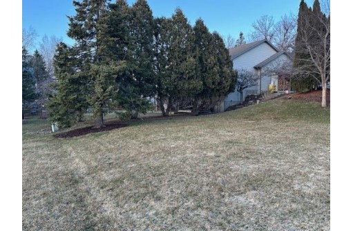 2102 S Thompson Drive, Madison, WI 53716