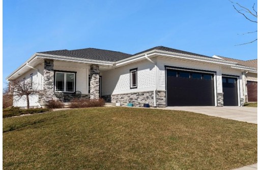 1017 Dolan Avenue, Waunakee, WI 53597