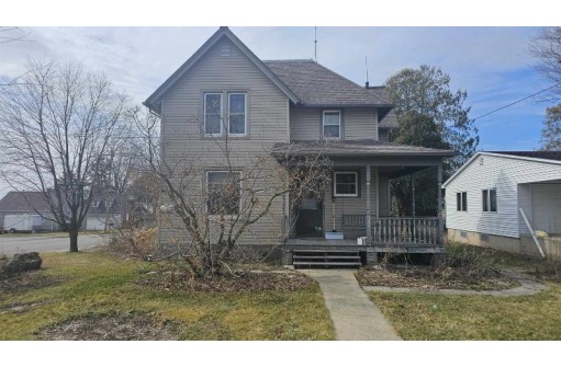 151 S Fillmore Street, Lancaster, WI 53813