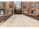 6302 Mineral Point Road 202, Madison, WI 53705