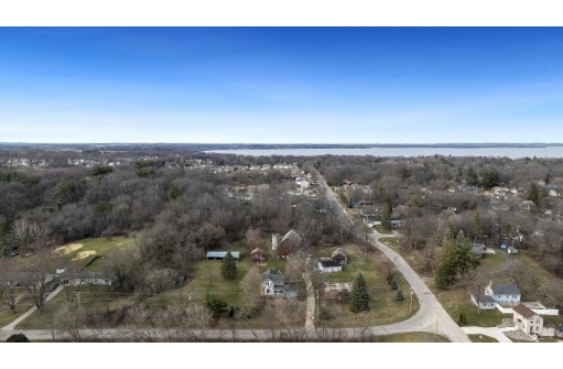 1237 E Mallwood Drive, Edgerton, WI 53534-8718