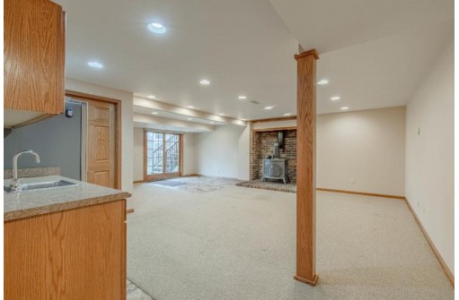 5744 Lacy Road, Fitchburg, WI 53711