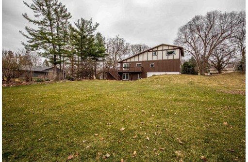 5744 Lacy Road, Fitchburg, WI 53711