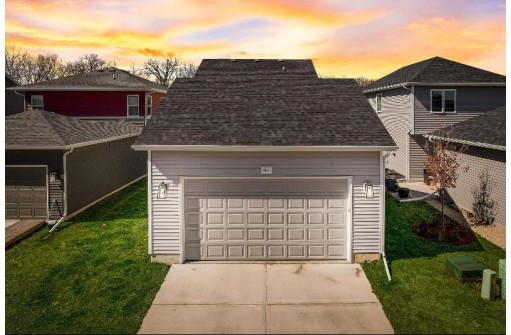 1245 Twisted Branch Way, Sun Prairie, WI 53590