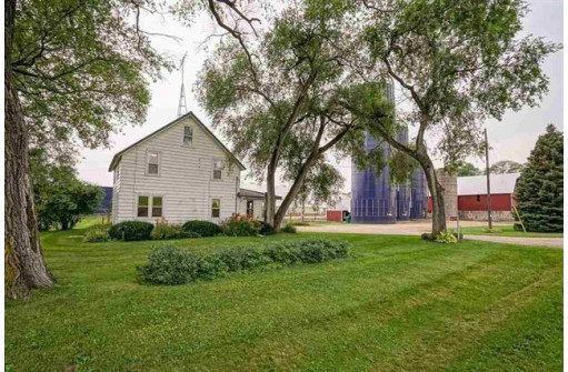 W9229 Hogan Road, Portage, WI 53901