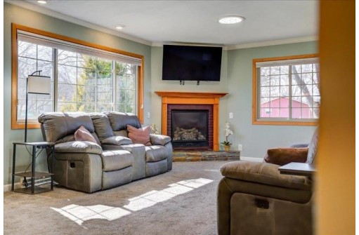 5640 Riveredge Road, Waunakee, WI 53597