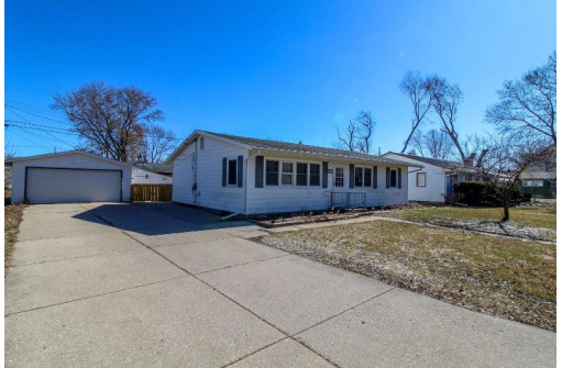 1524 Tamarack Lane, Janesville, WI 53545