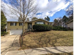 5400 Aster Court Middleton, WI 53562