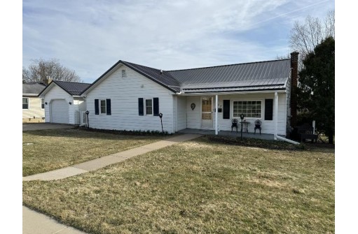 417 E Division Street, Dodgeville, WI 53533