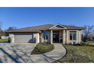 501 Prairieview Court DeForest, WI 53532