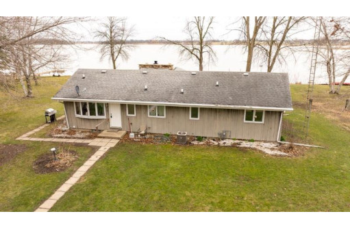 N10560 Chief Kuno Trail, Fox Lake, WI 53933