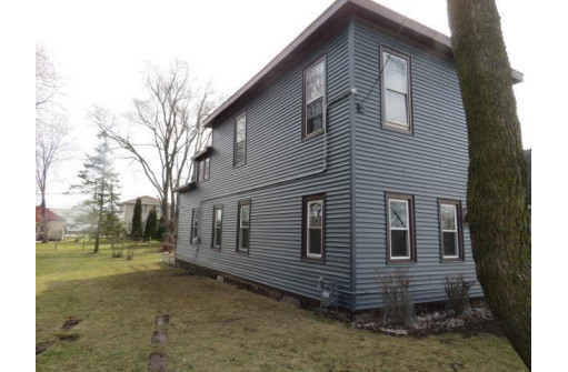 2106 Ashland Street, Oshkosh, WI 54901